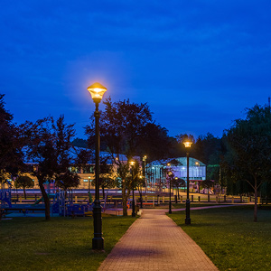 Parque de los Riegos with the new Libra A luminaires from ATP. This 2200 K lighting provides a much more faithful color reproduction than HPS luminaires.