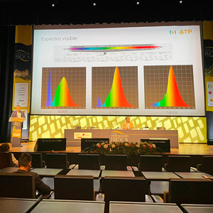 Radiancia espectral de módulos con distintas temperaturas de color.