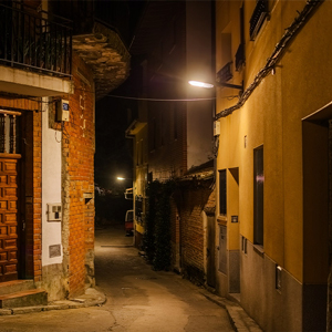 El nuevo alumbrado LED 2200 K de ATP alcanza altas uniformidades en las vías de acceso a San Esteban del Valle.