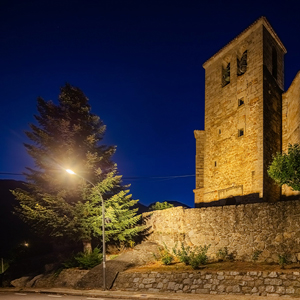 Luminarias Enur Micro con Difusor Confort® y proyectores Aire® Serie 5 de ATP en la Iglesia de San Esteban Protomártir, templo gótico isabelino del siglo XV declarado Bien de Interés Cultural.