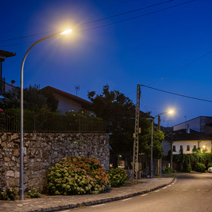 Alta uniformidad en el centro de la localidad con luminarias LED de ATP.