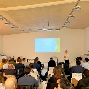 Hans Schäfer, responsable de Organización impartió una sesión práctica centrada en la elaboración de presentaciones efectivas.