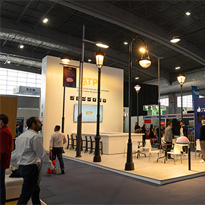 El stand de ATP Iluminaci&oacute;n en Expo El&eacute;ctrica mostr&oacute; soluciones avanzadas de alumbrado exterior, combinando innovaci&oacute;n, eficiencia energ&eacute;tica y dise&ntilde;o para entornos urbanos.