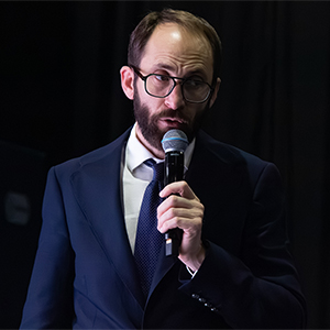 Guillermo Redrado, vicepresidente de ATP iluminaci&oacute;n, durante la conferencia impartida titulada: �Innovaci&oacute;n Crom&aacute;tica y Seguridad Urbana: El Futuro del Alumbrado P&uacute;blico Sostenible� .