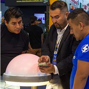 Las soluciones de ATP Iluminaci&oacute;n despertaron un notable inter&eacute;s entre los visitantes de Expo El&eacute;ctrica, que pudieron conocer de primera mano las prestaciones y ventajas de sus productos para alumbrado exterior.