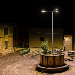 Las luminarias Metr&oacute;poli LP garantizan una iluminaci&oacute;n eficiente y homog&eacute;nea en las zonas peatonales.