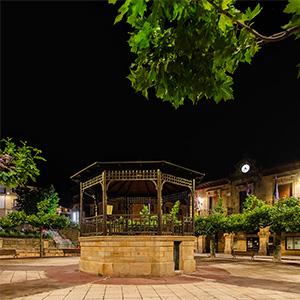La nueva iluminaci&oacute;n de ATP realza la plaza del Ayuntamiento con una luz uniforme y confortable.