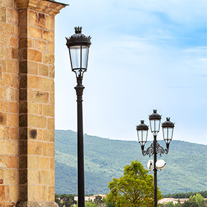 Las luminarias Siglo XLAC preservan la est&eacute;tica tradicional incorporando las ventajas de la tecnolog&iacute;a LED.