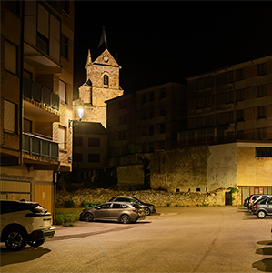 Dise&ntilde;o, luz y arquitectura se combinan para preservar la identidad del paisaje nocturno de Espinosa de los Monteros.
